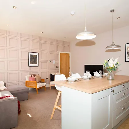 The Stylish Gem Of - Sleeps 6 *