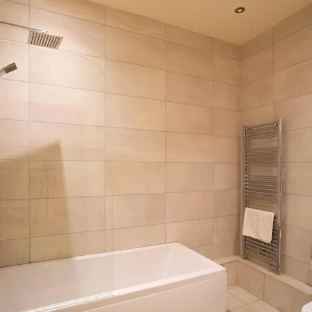 The Stylish Gem Of - Sleeps 6 哈罗盖特